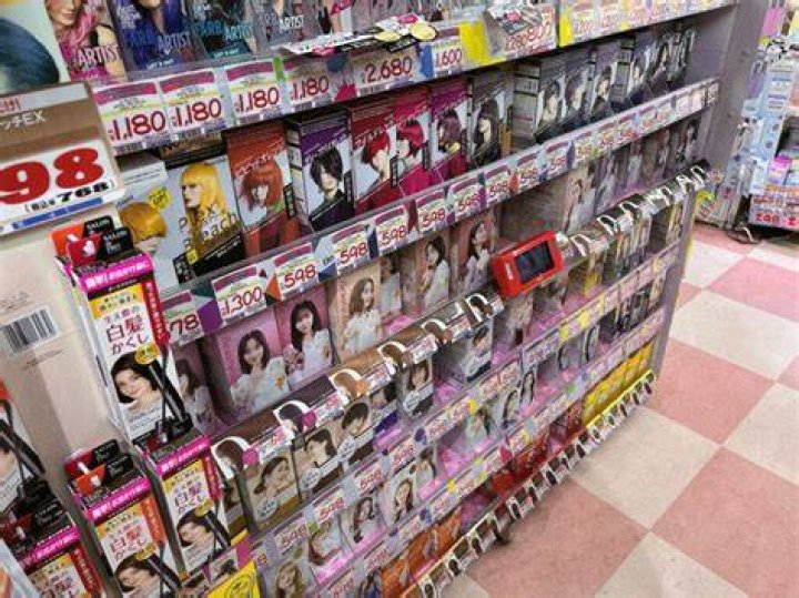 ドンキの眉毛脱色コーナーのイメージ